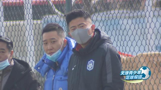 开云部门-毛彪之子青少年赛大四喜 迷你毛：像爸爸那样踢球